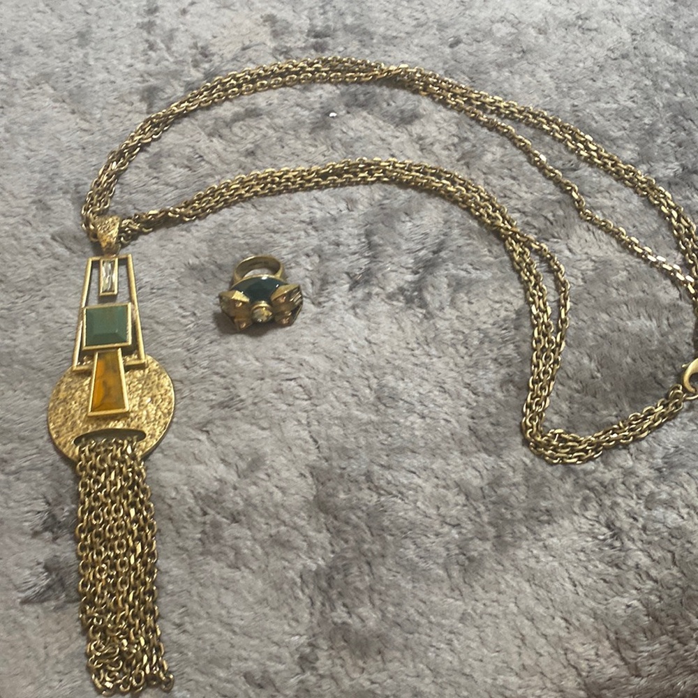 BEAUTIFUL LIA SOPHIA LONG NECKLACE AND RING SET!